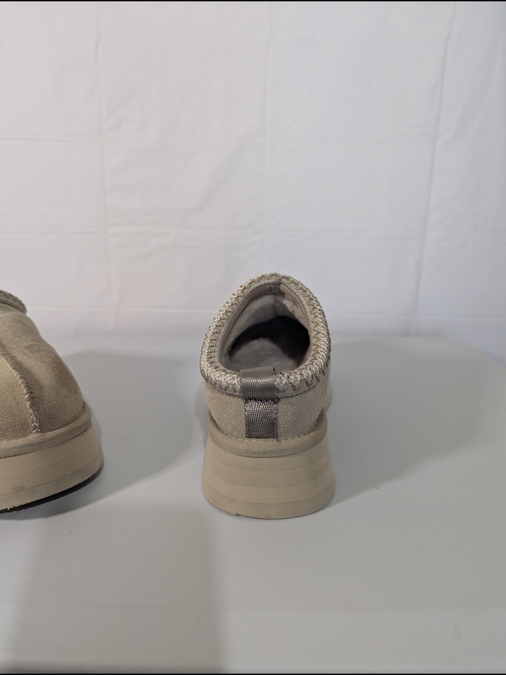 UGG Tasman Platform Slippers Sand Beige Suede Sheepskin Lined Women's Size 7 - Picture 3 of 13